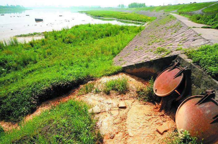 洗砂廠直排污水污染良田  洗砂廠直排污水污染良田